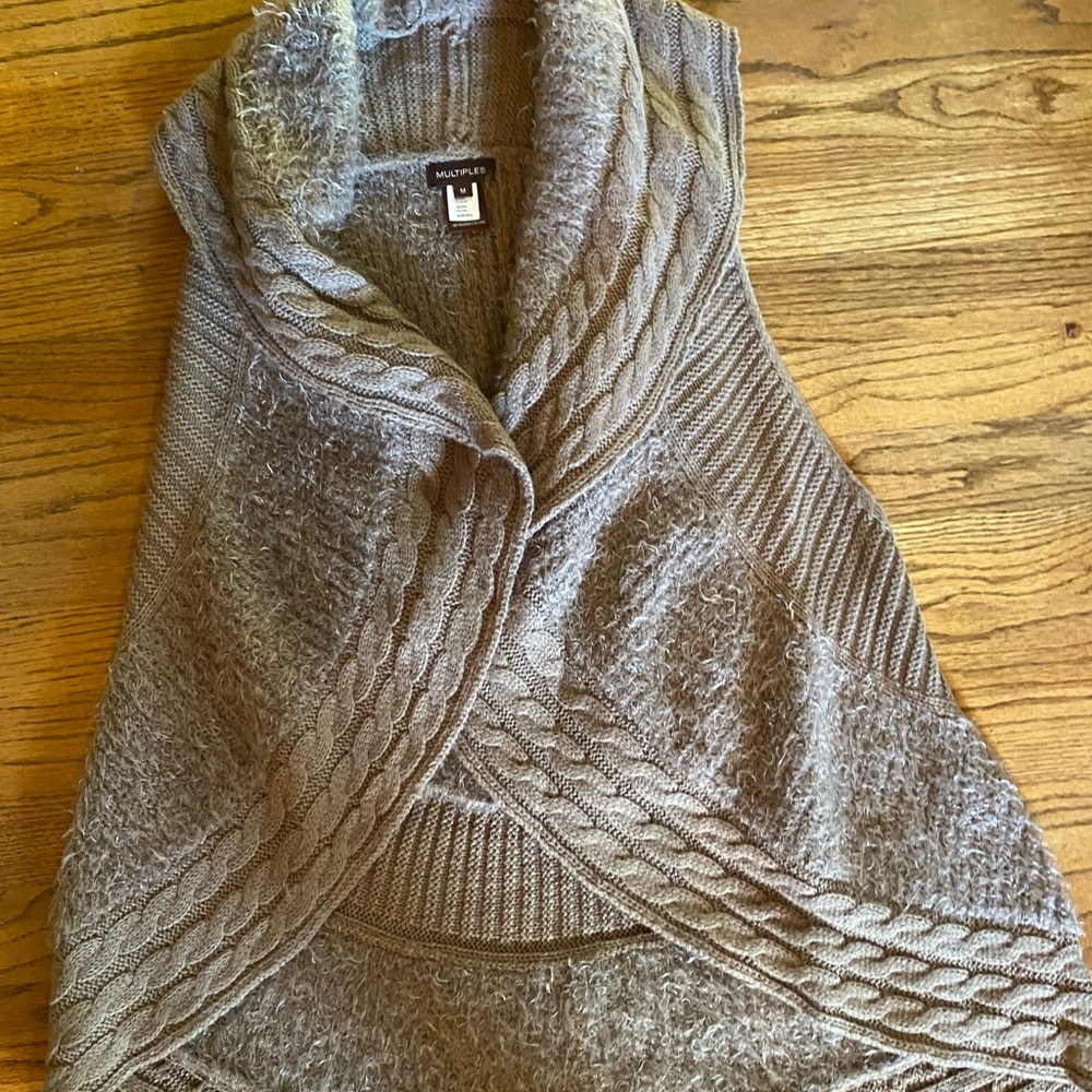 Sweater vest